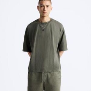 Zara men’s boxy fit tee in washed green sz L
